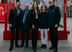 Lilly celebra la sciatrice Marta Bassino con “Never Stop Supporting” a Milano